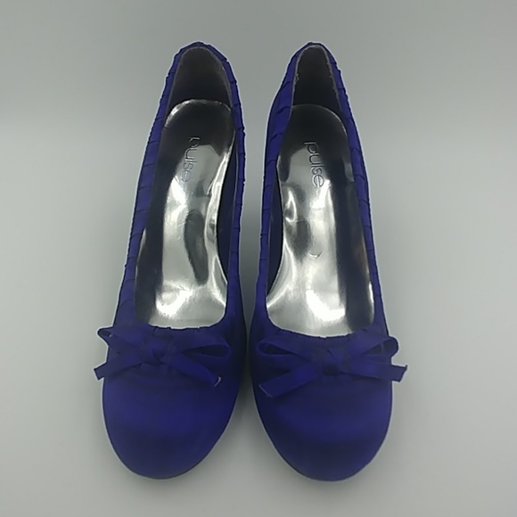 Pulse Purple Heels W/ Ribbon Accent and Bow Size 6 - Picture 2 of 4